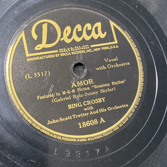 Decca vinyl featuring Bing Crosby, long ago, song, and amor - Picture 2 of 4